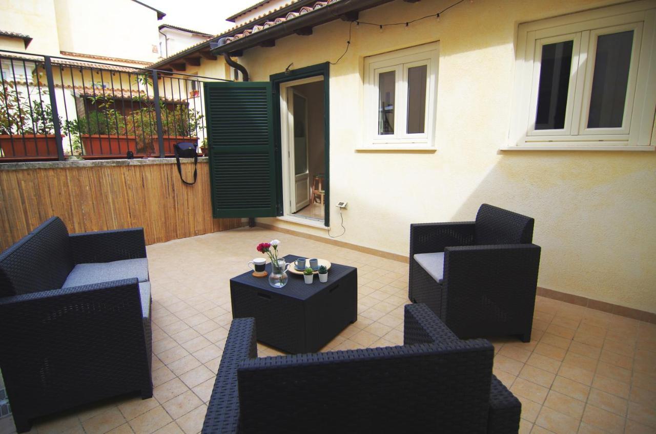 Cozy House Con Corte Privata In Centro Storico Aq L'Aquila Exterior photo