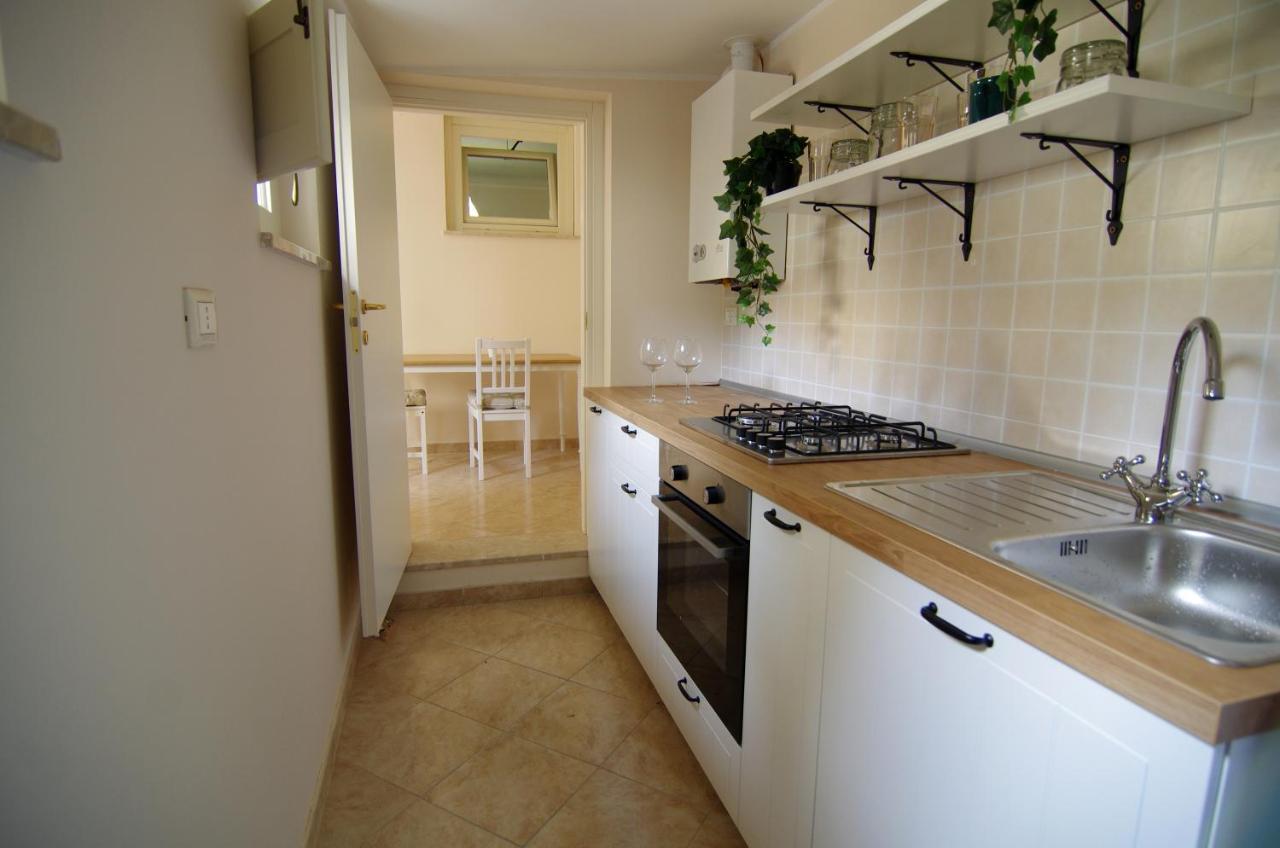 Cozy House Con Corte Privata In Centro Storico Aq L'Aquila Exterior photo